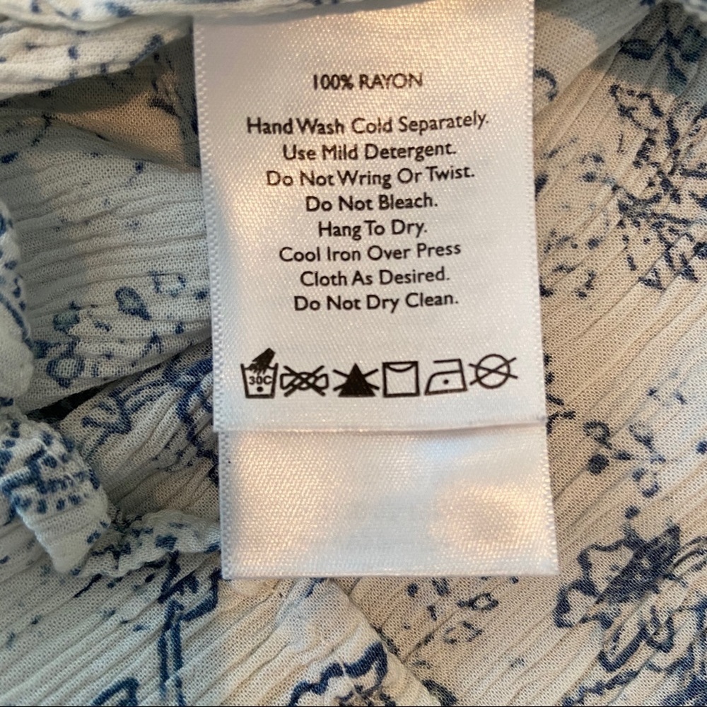 Eddie Bauer White and Blue Floral Ribbed Tank Top. Size Small. EUC - Picture 7 of 9